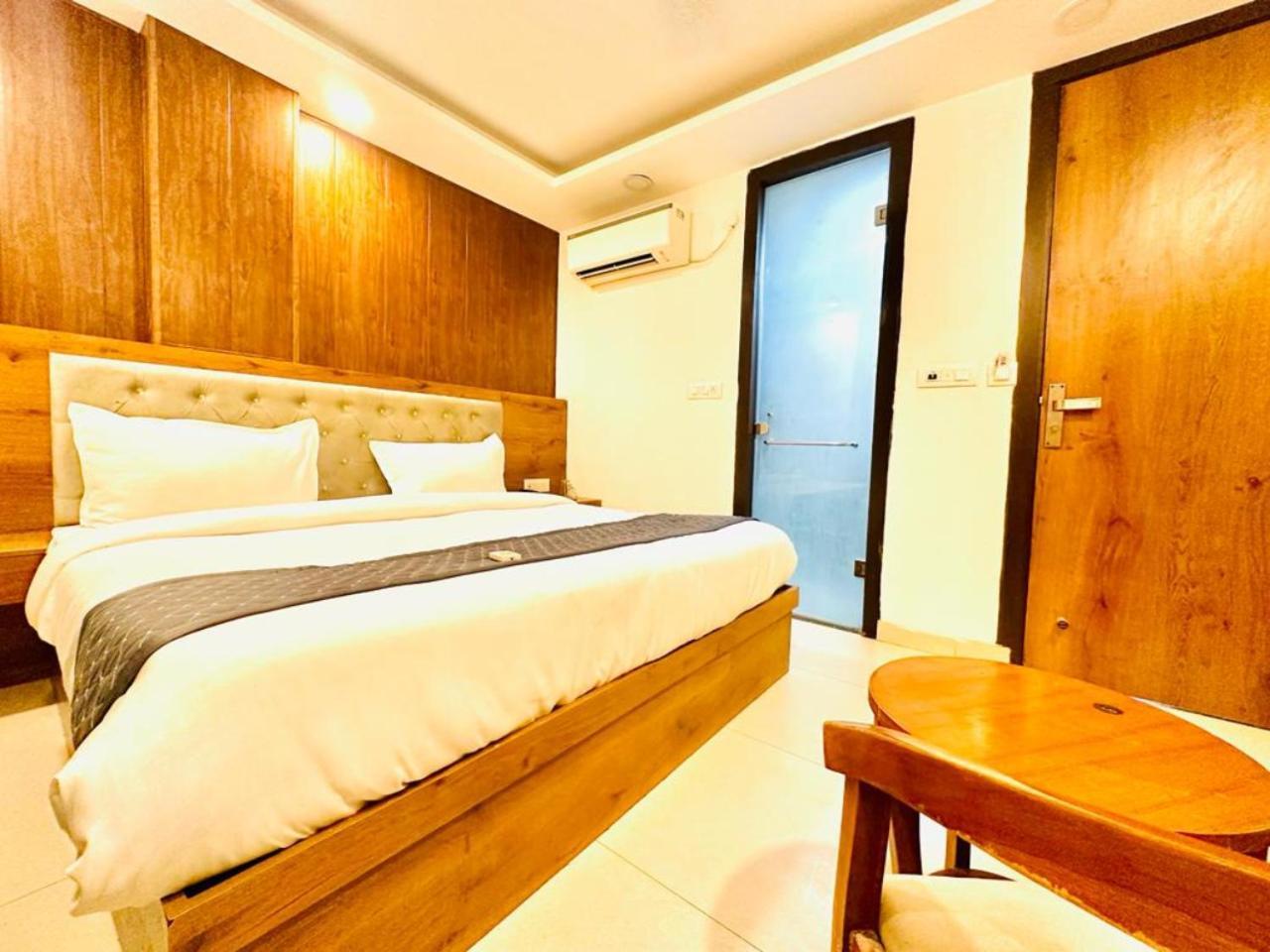 Hotel Galaxy Inn Near Delhi International Airport New Delhi Exterior foto