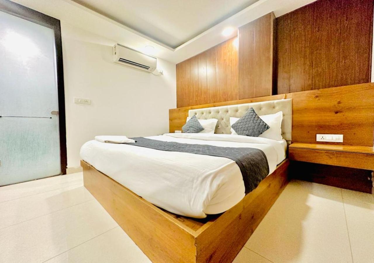 Hotel Galaxy Inn Near Delhi International Airport New Delhi Exterior foto